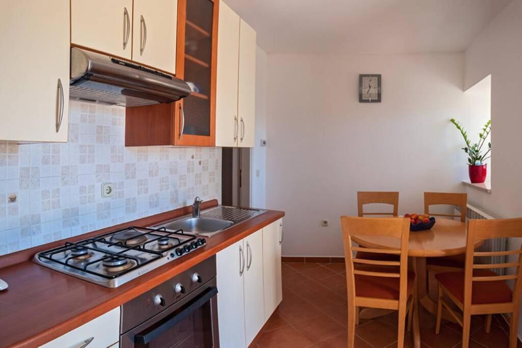 Peaceful Apartment With Beautiful Sea View غاباس المظهر الخارجي الصورة